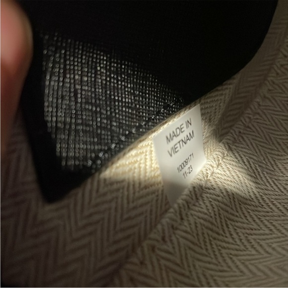 New , Authentic Tory Burch emerson zip shoulder bag - Picture 13 of 16